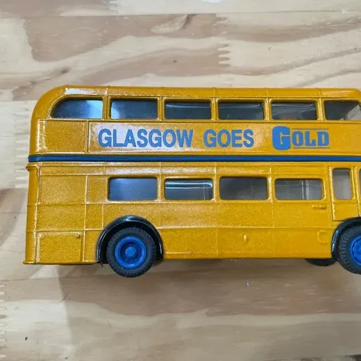 Bus de collection N•72