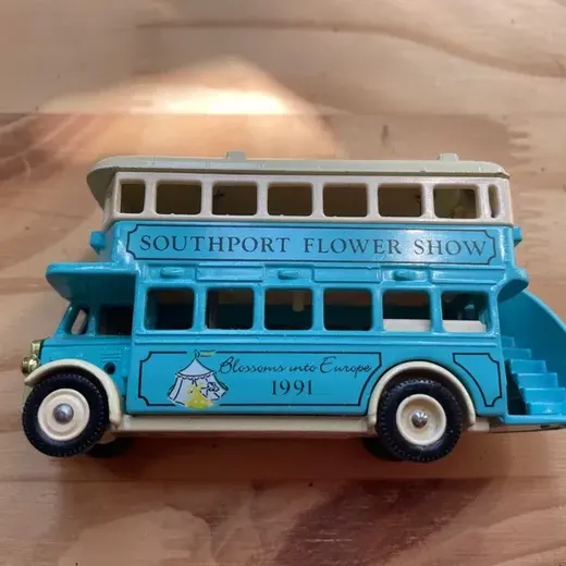Bus de collection N•106