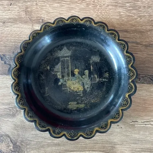 Assiette en carton bouillie peinte