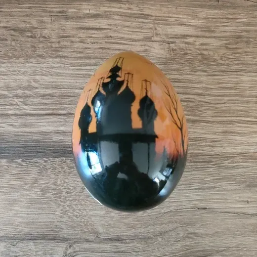 Oeuf de collection russe en bois laqué