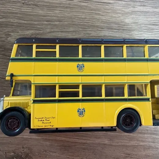 Bus de collection N •38