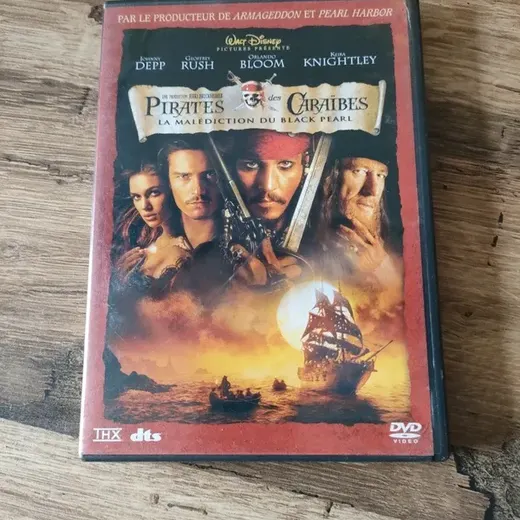 DVD pirates des caraïbes la malédiction du Black pearl