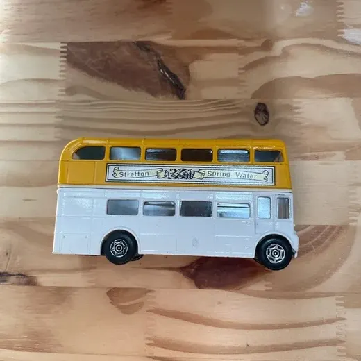 Bus de collection N•64