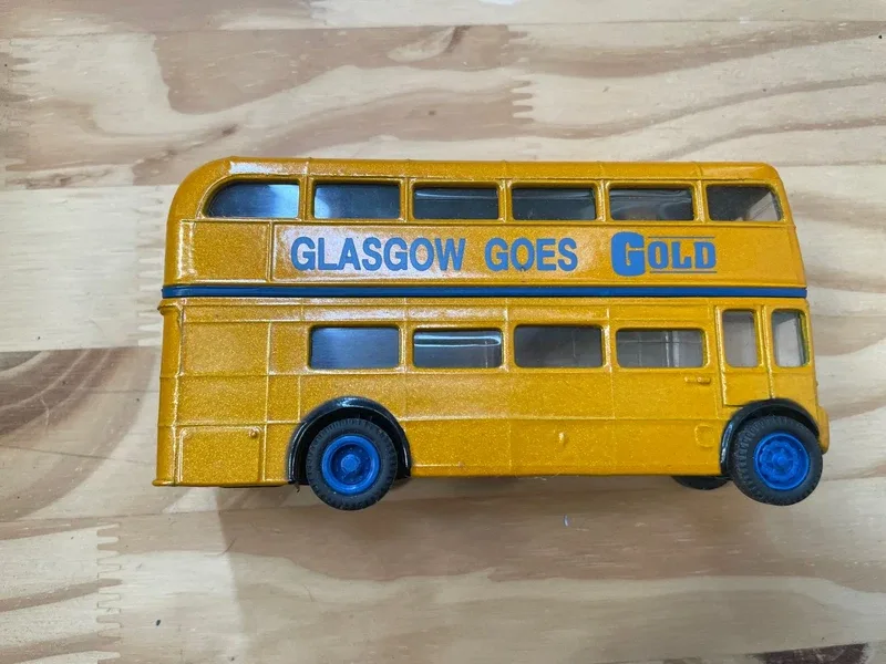 Bus de collection N•72