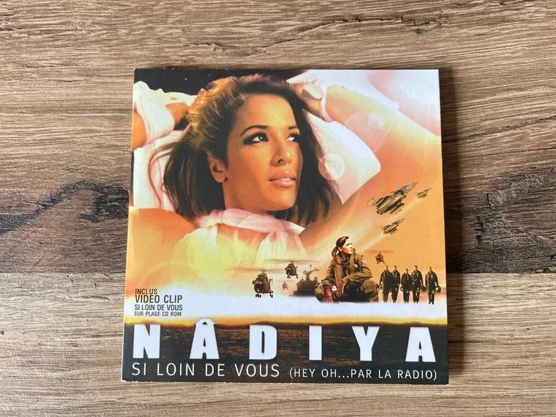 Single nadiya si loin de vous (hey oh..par la radio)