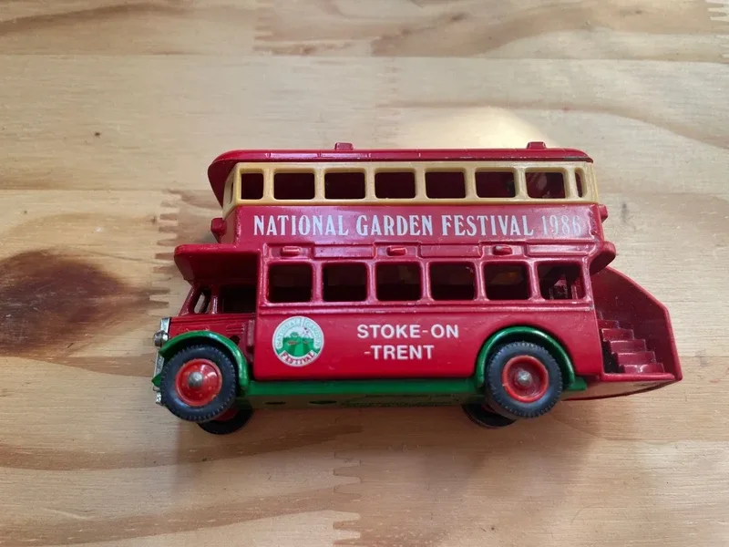 Bus de collection N•104