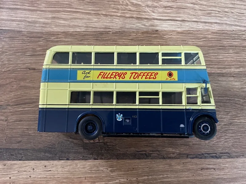 Bus de collection N•24