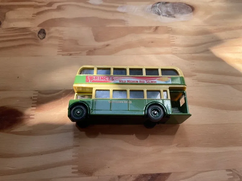 Bus de collection N•107