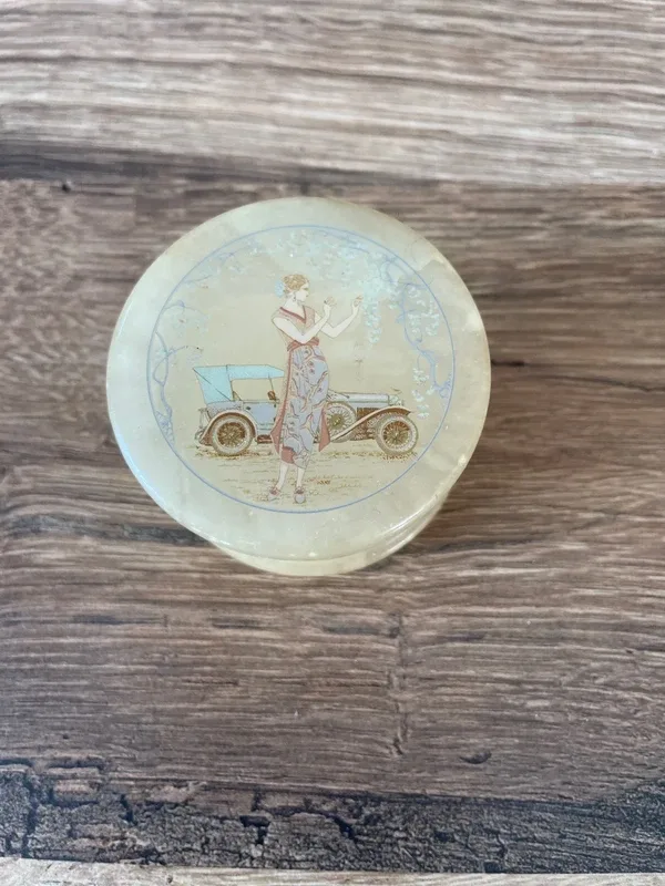 Petite boîte vintage décors années 20